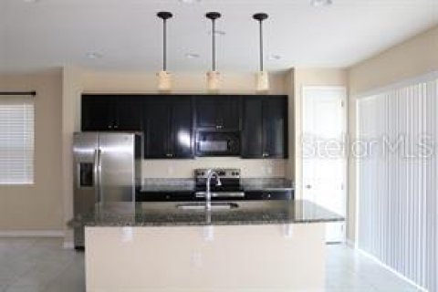 House in Davenport, Florida 4 bedrooms, 245.35 sq.m. № 2216940 - photo 14