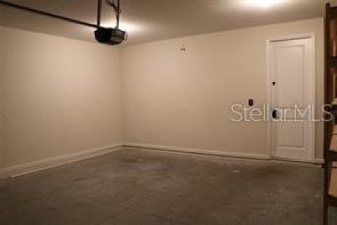 House in Davenport, Florida 4 bedrooms, 245.35 sq.m. № 2216940 - photo 12