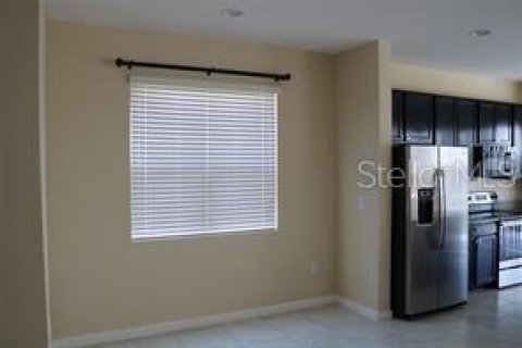 House in Davenport, Florida 4 bedrooms, 245.35 sq.m. № 2216940 - photo 9