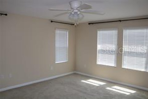 House in Davenport, Florida 4 bedrooms, 245.35 sq.m. № 2216940 - photo 22