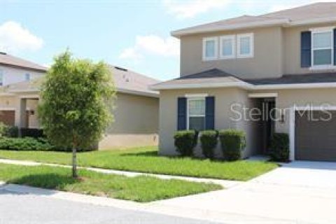 House in Davenport, Florida 4 bedrooms, 245.35 sq.m. № 2216940 - photo 2