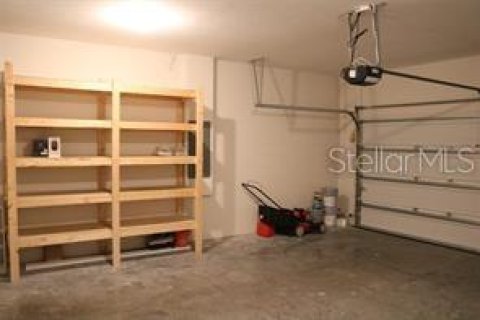 House in Davenport, Florida 4 bedrooms, 245.35 sq.m. № 2216940 - photo 11