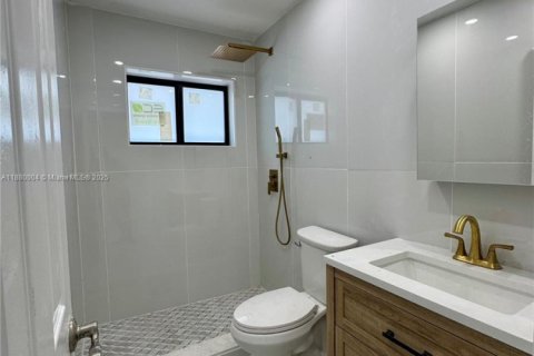 Villa ou maison à louer à Hollywood, Floride: 2 chambres, 96.34 m2 № 1931091 - photo 5