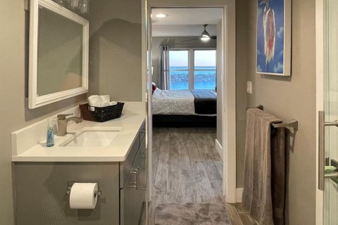 Condo in Saint Petersburg, Florida, 1 bedroom  № 1915940 - photo 21