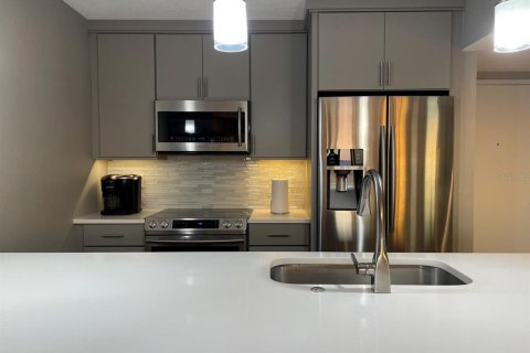 Condominio en alquiler en Saint Petersburg, Florida, 1 dormitorio, 69.21 m2 № 1915940 - foto 4