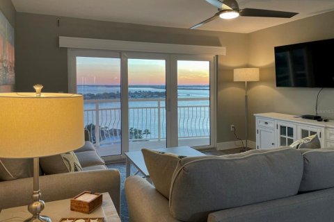 Condo in Saint Petersburg, Florida, 1 bedroom  № 1915940 - photo 14