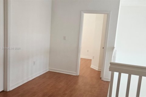 Casa en alquiler en Miami, Florida, 3 dormitorios, 181.81 m2 № 2043777 - foto 19