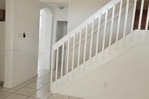 Casa en alquiler en Miami, Florida, 3 dormitorios, 181.81 m2 № 2043777 - foto 3