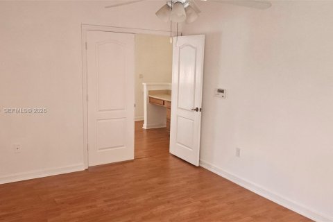 Casa en alquiler en Miami, Florida, 3 dormitorios, 181.81 m2 № 2043777 - foto 15