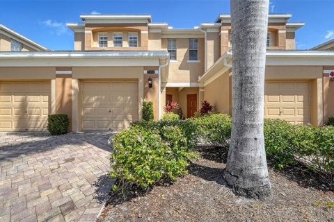 Condo in Sarasota, Florida, 2 bedrooms  № 1617814 - photo 1