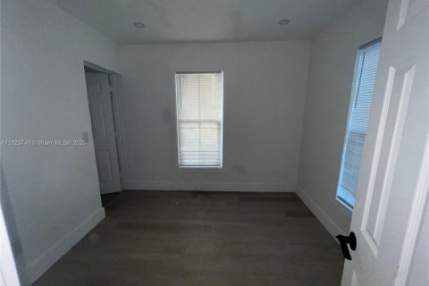 Купить виллу или дом в Майами, Флорида 2 спальни, 49.24м2, № 1792378 - фото 14