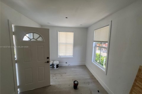 Casa en venta en Miami, Florida, 2 dormitorios, 49.24 m2 № 1792378 - foto 10
