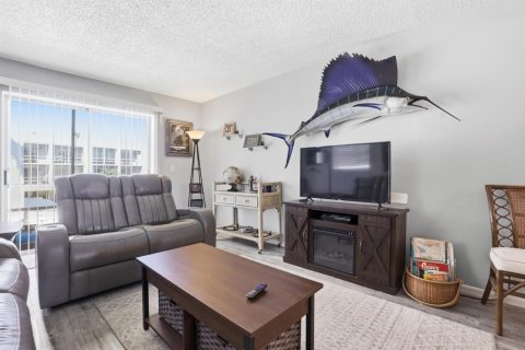 Condo in St. Lucie, Florida, 2 bedrooms  № 2190559 - photo 12