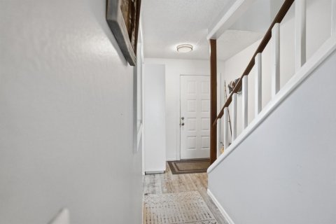 Condo in St. Lucie, Florida, 2 bedrooms  № 2190559 - photo 16