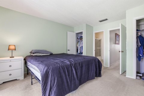 Condo in St. Lucie, Florida, 2 bedrooms  № 2190559 - photo 21