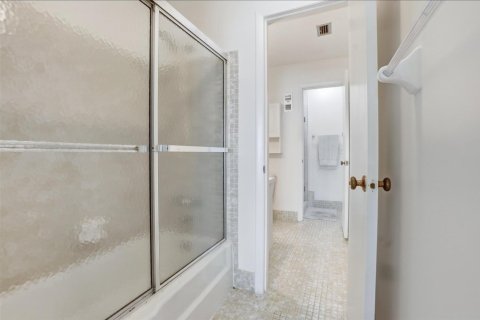 Condo in St. Lucie, Florida, 2 bedrooms  № 2190559 - photo 22
