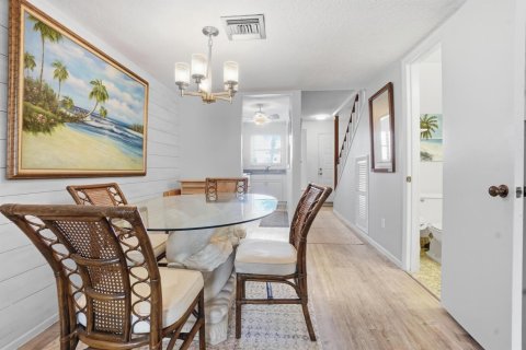 Condo in St. Lucie, Florida, 2 bedrooms  № 2190559 - photo 9