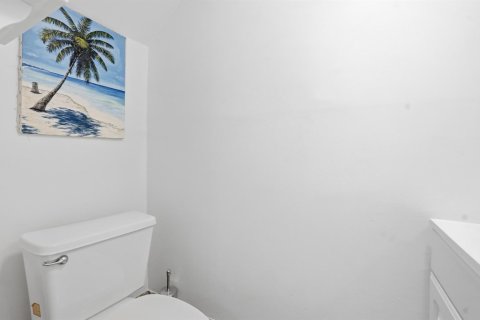 Condo in St. Lucie, Florida, 2 bedrooms  № 2190559 - photo 14