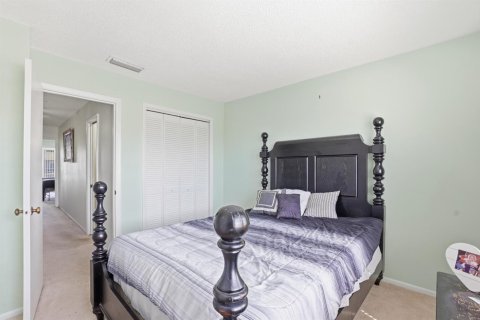 Condo in St. Lucie, Florida, 2 bedrooms  № 2190559 - photo 28