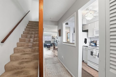 Condo in St. Lucie, Florida, 2 bedrooms  № 2190559 - photo 4
