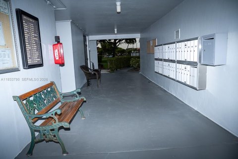 Снять в аренду кондоминиум в Лодердейл-Лейкс, Флорида 2 спальни, 94.85м2, № 2078963 - фото 26
