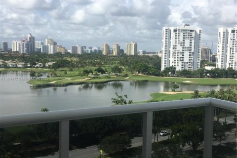 Condo à Aventura, Floride, 2 chambres  № 2037775