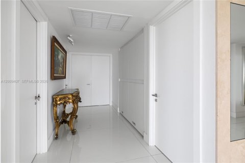 Copropriété à vendre à Bal Harbour, Floride: 5 chambres, 306.58 m2 № 2145695 - photo 9