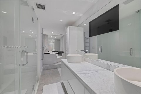 Copropriété à vendre à Bal Harbour, Floride: 5 chambres, 306.58 m2 № 2145695 - photo 15