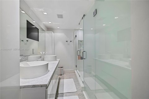Copropriété à vendre à Bal Harbour, Floride: 5 chambres, 306.58 m2 № 2145695 - photo 18