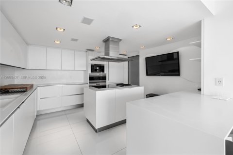 Copropriété à vendre à Bal Harbour, Floride: 5 chambres, 306.58 m2 № 2145695 - photo 13