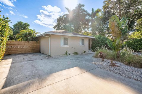 Villa ou maison à louer à Miami, Floride: 3 chambres, 161.37 m2 № 1990718 - photo 3