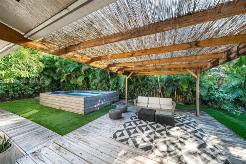 Villa ou maison à louer à Miami, Floride: 3 chambres, 161.37 m2 № 1990718 - photo 27