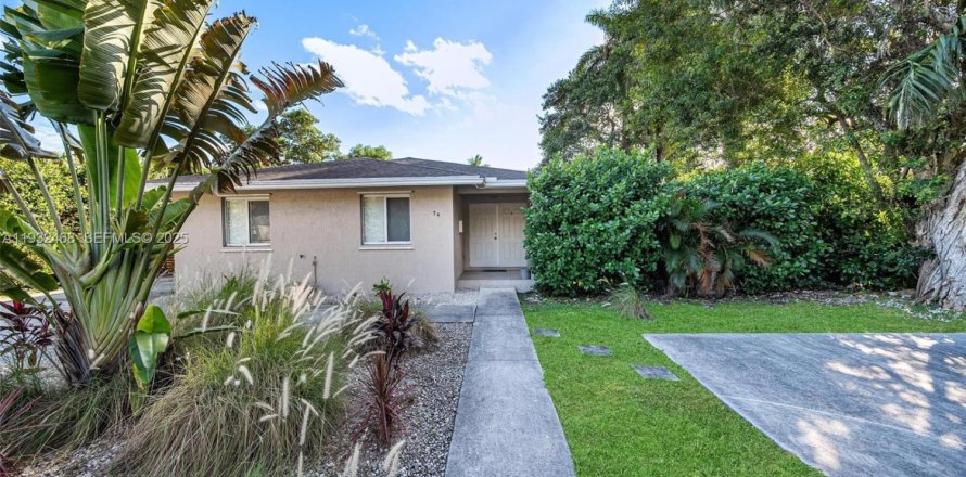 Villa ou maison à Miami, Floride 3 chambres, 161.37 m2 № 1990718