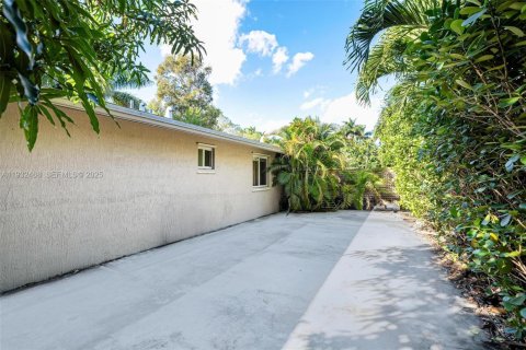 Villa ou maison à louer à Miami, Floride: 3 chambres, 161.37 m2 № 1990718 - photo 6