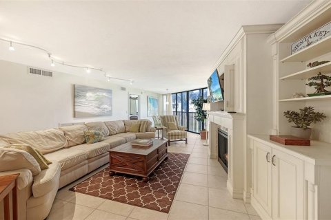 Condo in Sarasota, Florida, 3 bedrooms  № 2342066 - photo 9