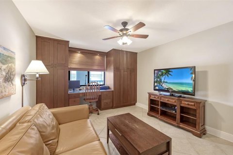 Condo in Sarasota, Florida, 3 bedrooms  № 2342066 - photo 25