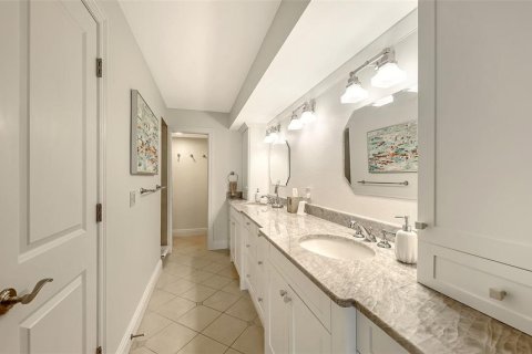 Condo in Sarasota, Florida, 3 bedrooms  № 2342066 - photo 21