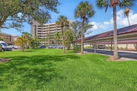 Condo in Sarasota, Florida, 3 bedrooms  № 2342066 - photo 2