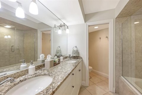 Condo in Sarasota, Florida, 3 bedrooms  № 2342066 - photo 23