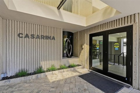 Condo in Sarasota, Florida, 3 bedrooms  № 2342066 - photo 27