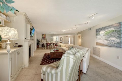 Condo in Sarasota, Florida, 3 bedrooms  № 2342066 - photo 12