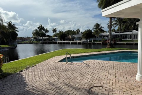Casa en Fort Lauderdale, Florida 3 dormitorios, 277.31 m2 № 2271879
