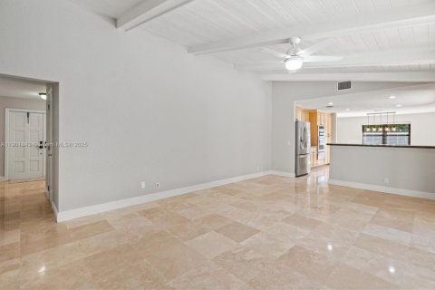 Купить виллу или дом в Корал-Спрингс, Флорида 4 спальни, 258.18м2, № 1956026 - фото 19