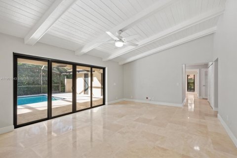 Купить виллу или дом в Корал-Спрингс, Флорида 4 спальни, 258.18м2, № 1956026 - фото 16