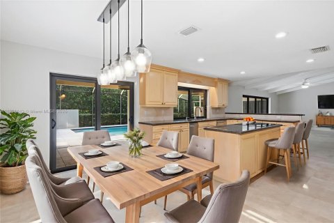 Купить виллу или дом в Корал-Спрингс, Флорида 4 спальни, 258.18м2, № 1956026 - фото 13