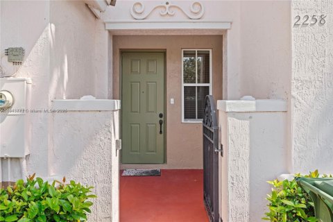 Touwnhouse à louer à Homestead, Floride: 4 chambres, 143.44 m2 № 1968481 - photo 2