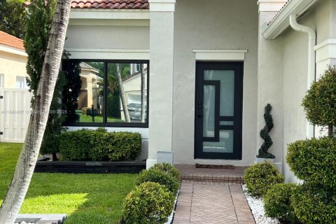 Villa ou maison à vendre à Weston, Floride: 3 chambres, 144.56 m2 № 1930138 - photo 2