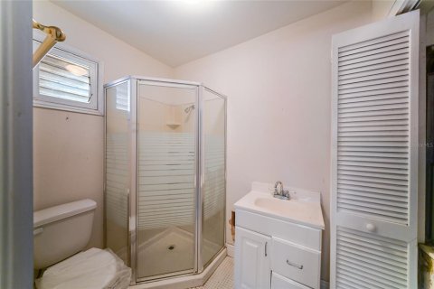 Commercial property in Sarasota, Florida 124.95 sq.m. № 2259431 - photo 15