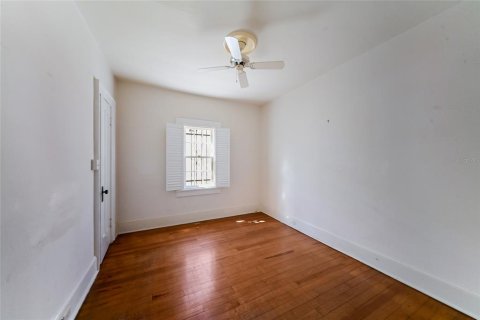 Commercial property in Sarasota, Florida 124.95 sq.m. № 2259431 - photo 7