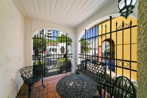 Commercial property in Sarasota, Florida 124.95 sq.m. № 2259431 - photo 10